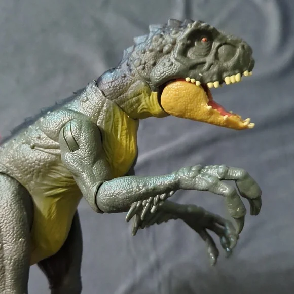 Jurassic World Camp Cretaceous Scorpios Rex with Gyrosphere - Picture 3 of 8